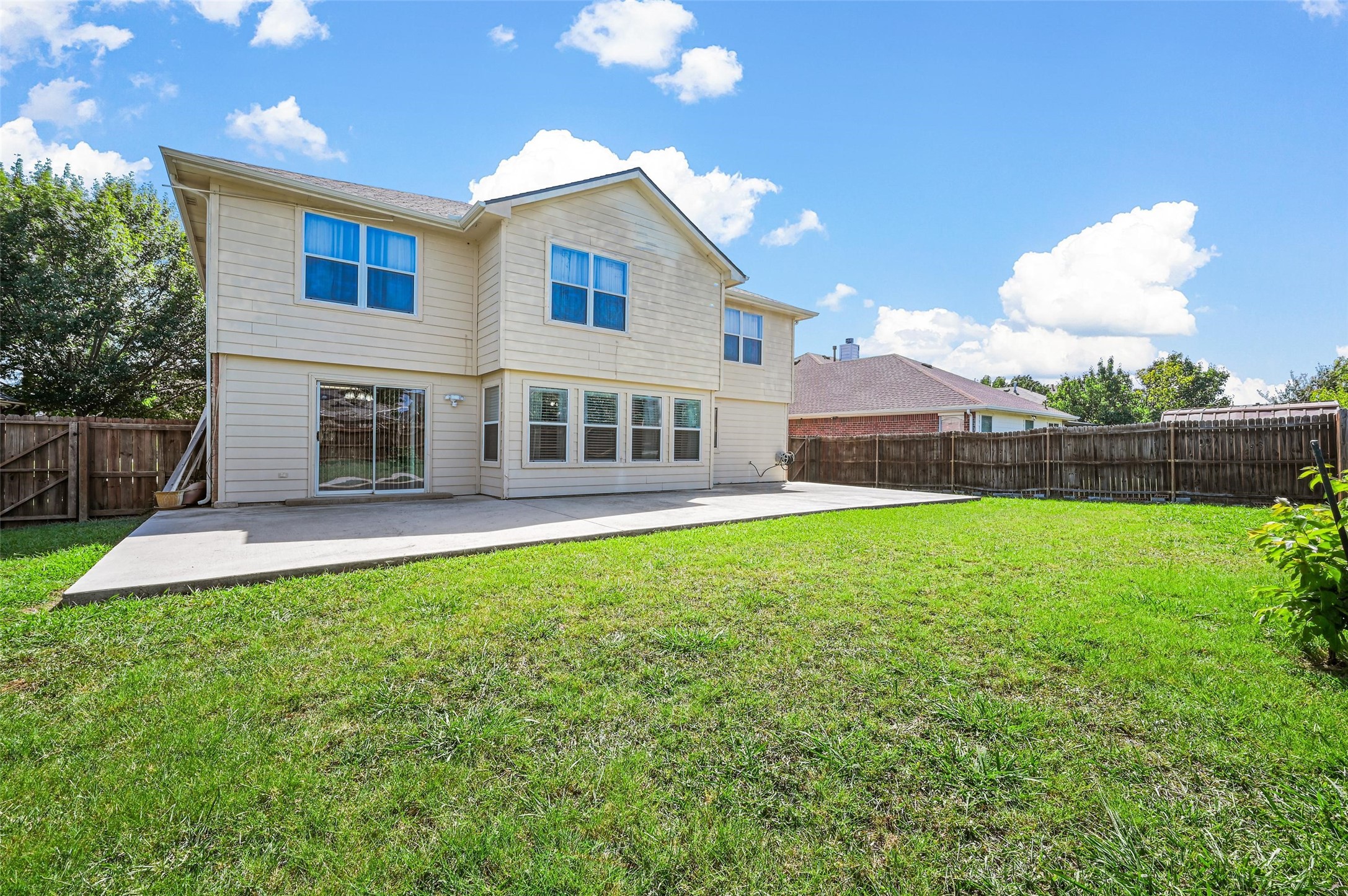 7115 Lake Jackson Drive