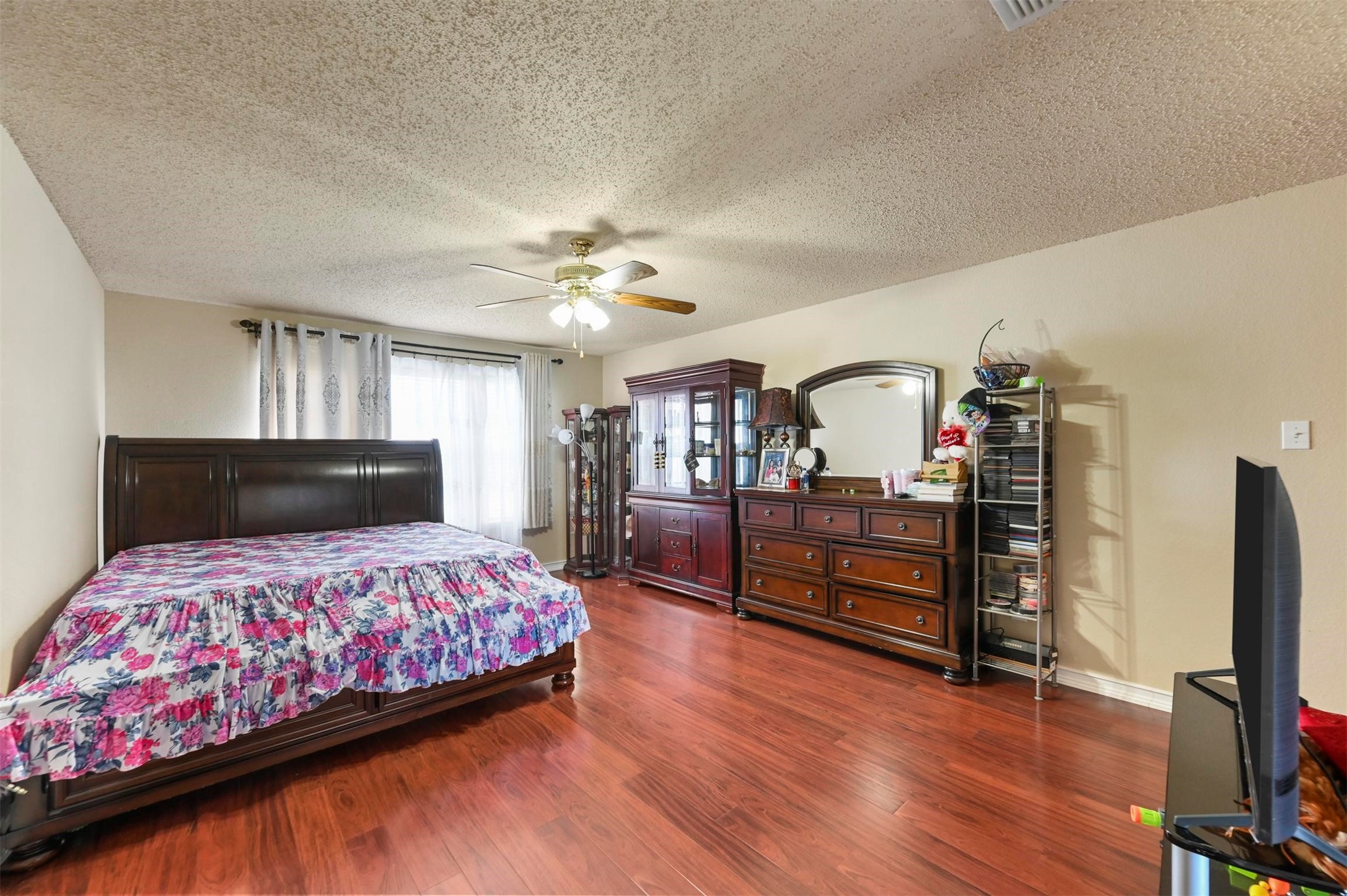 7115 Lake Jackson Drive