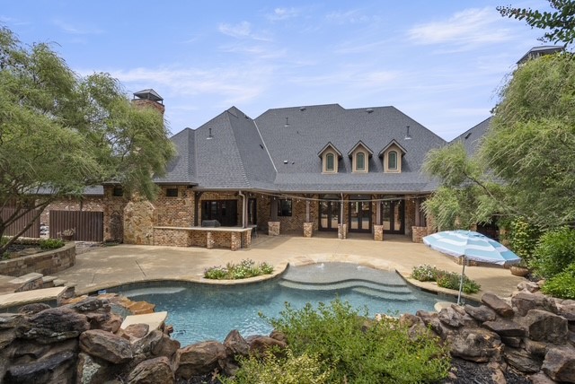 1609 Buckingham Drive