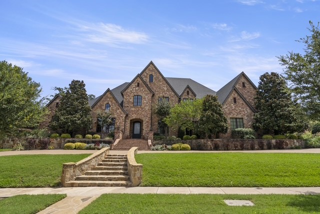 1609 Buckingham Drive