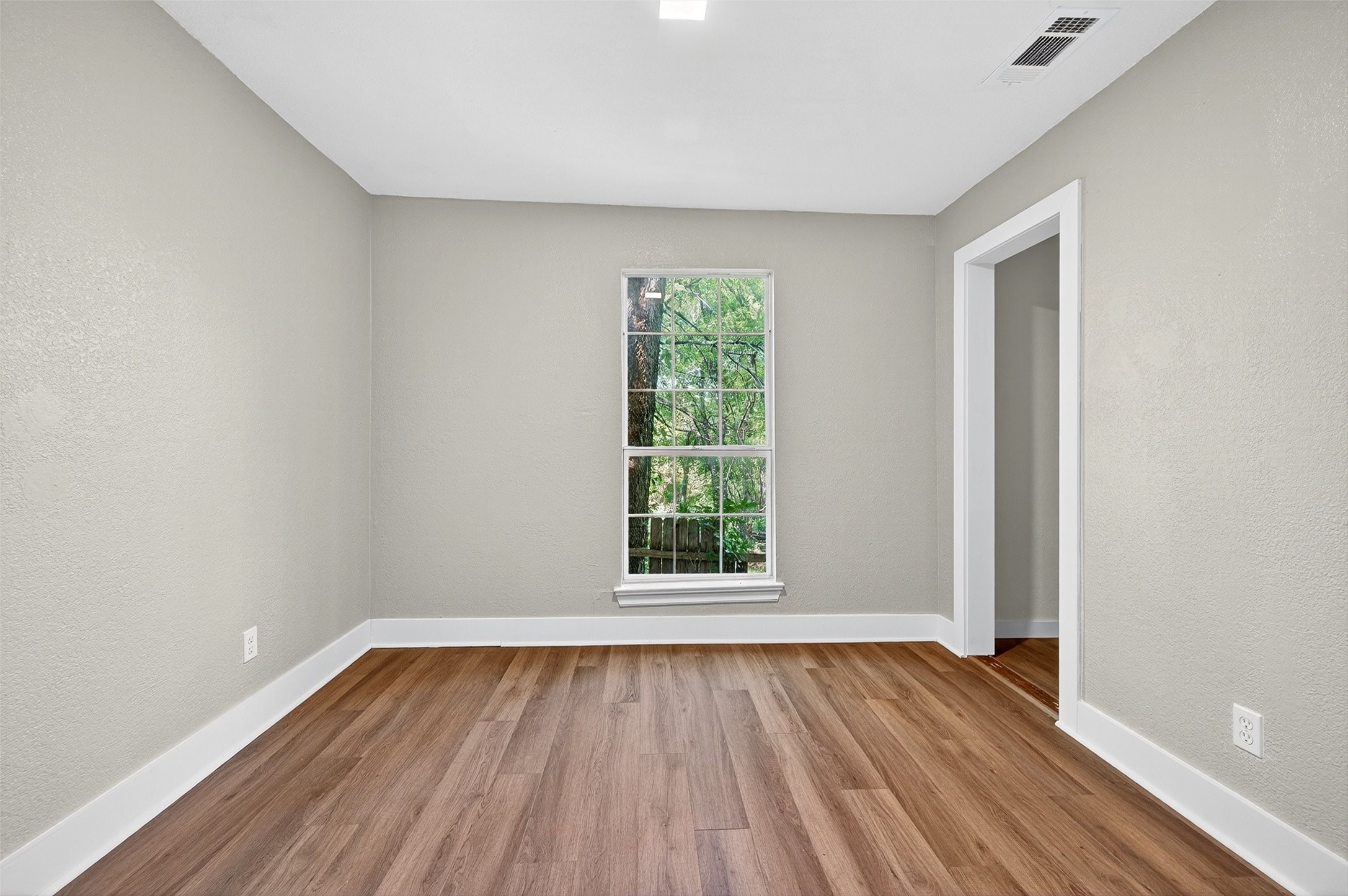 205 W Bond Street