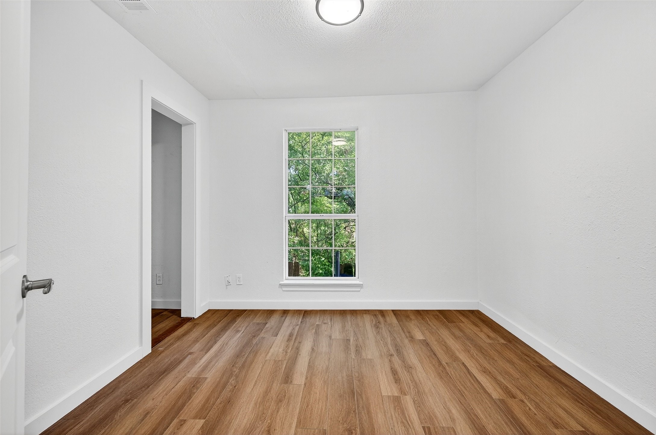 205 W Bond Street