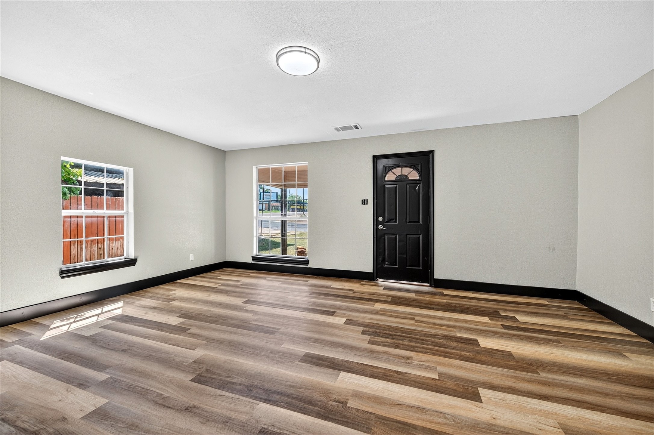 205 W Bond Street