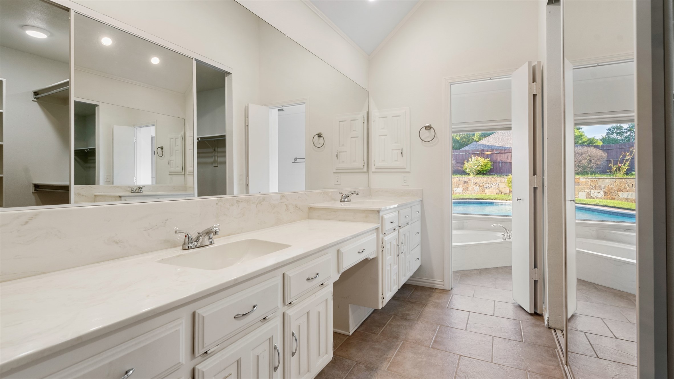 2508 Fox Glenn Circle