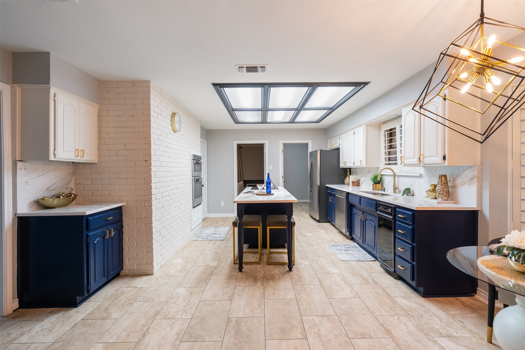 2342 King Richard Drive