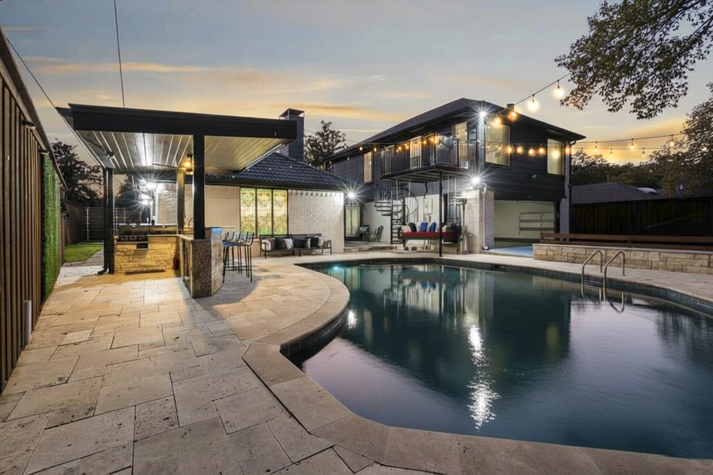 2342 King Richard Drive