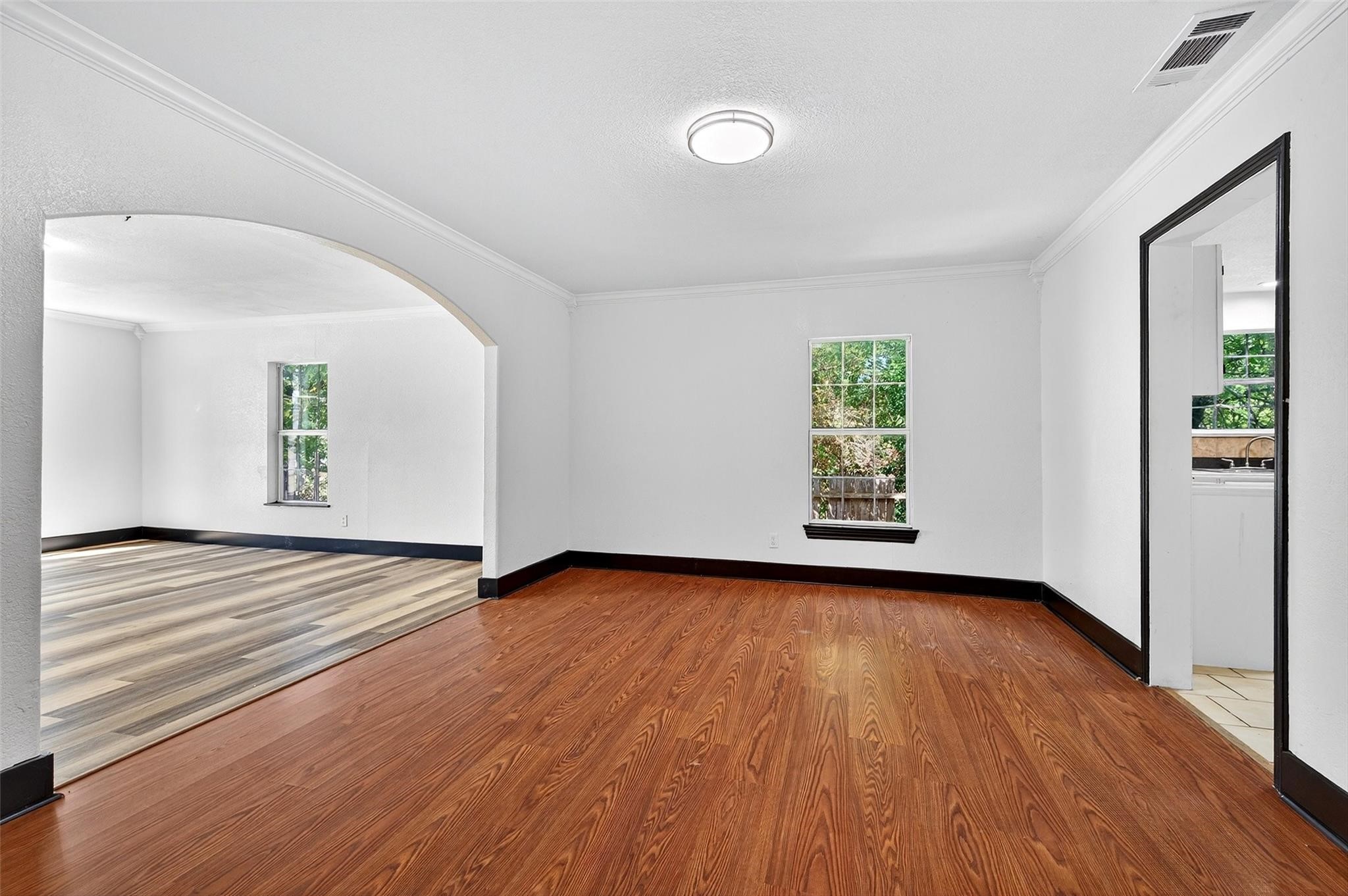 205 W Bond