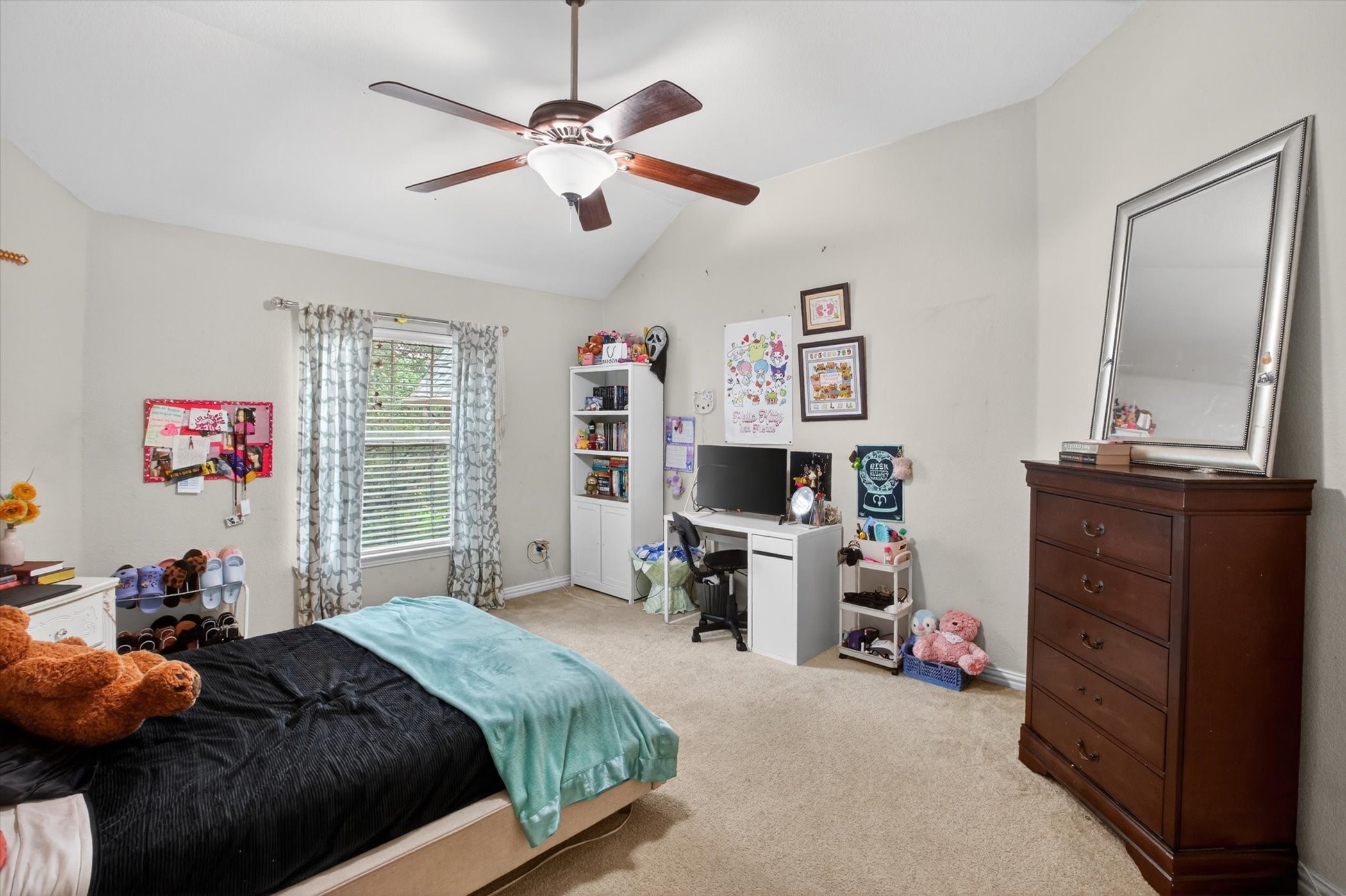 6601 Vintage Drive