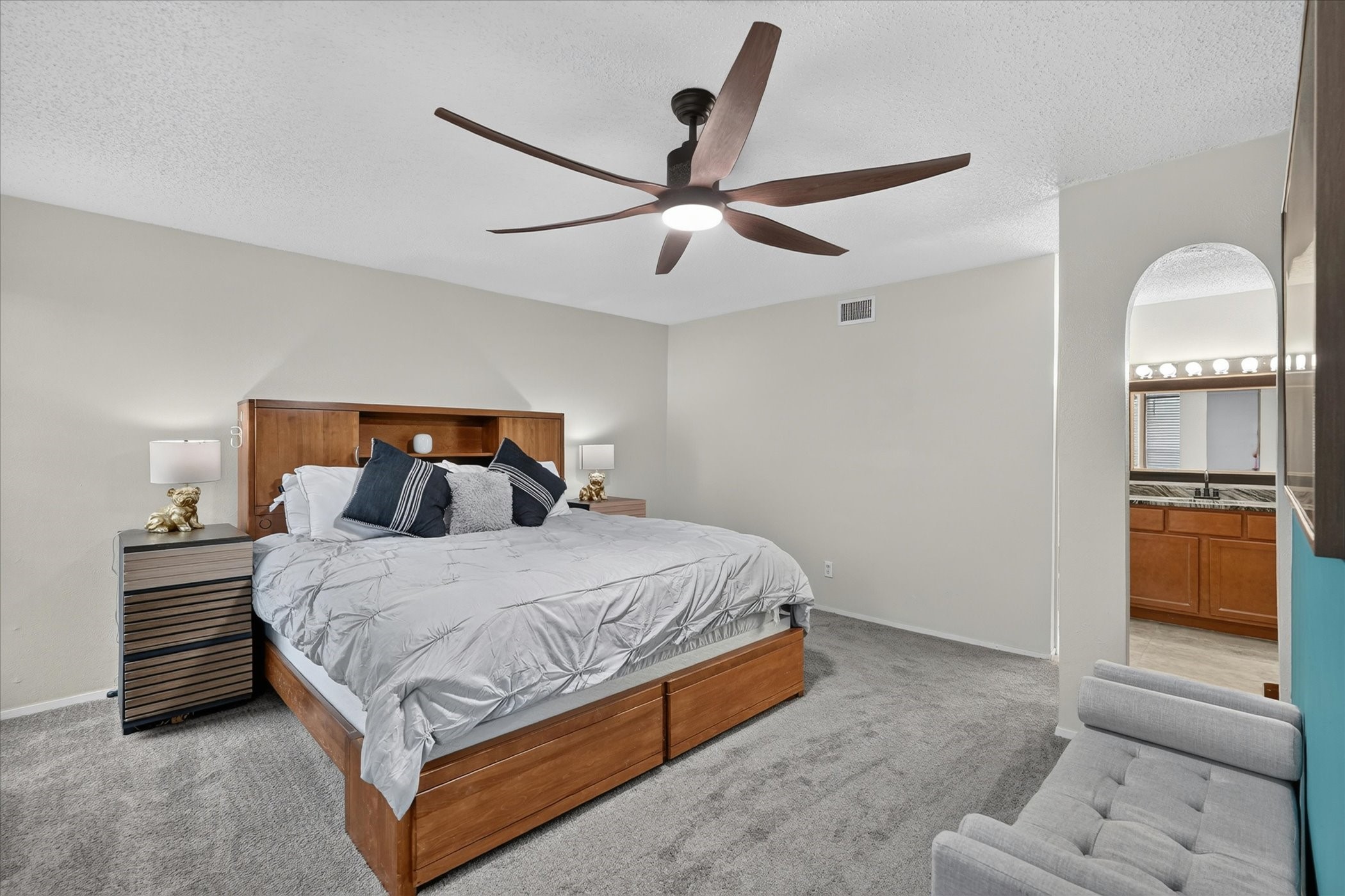 2806 Holy Cross Lane