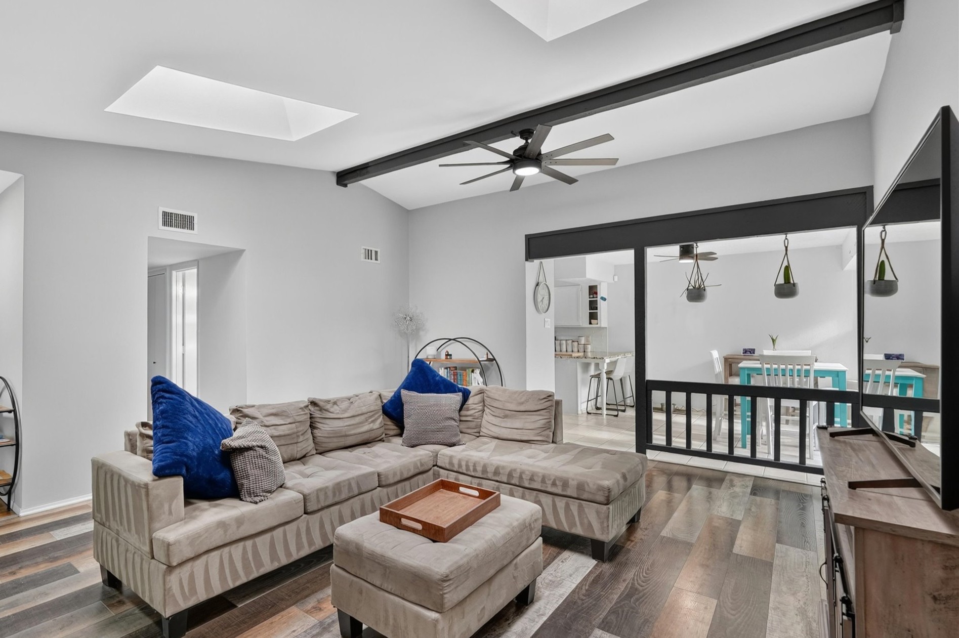 2806 Holy Cross Lane