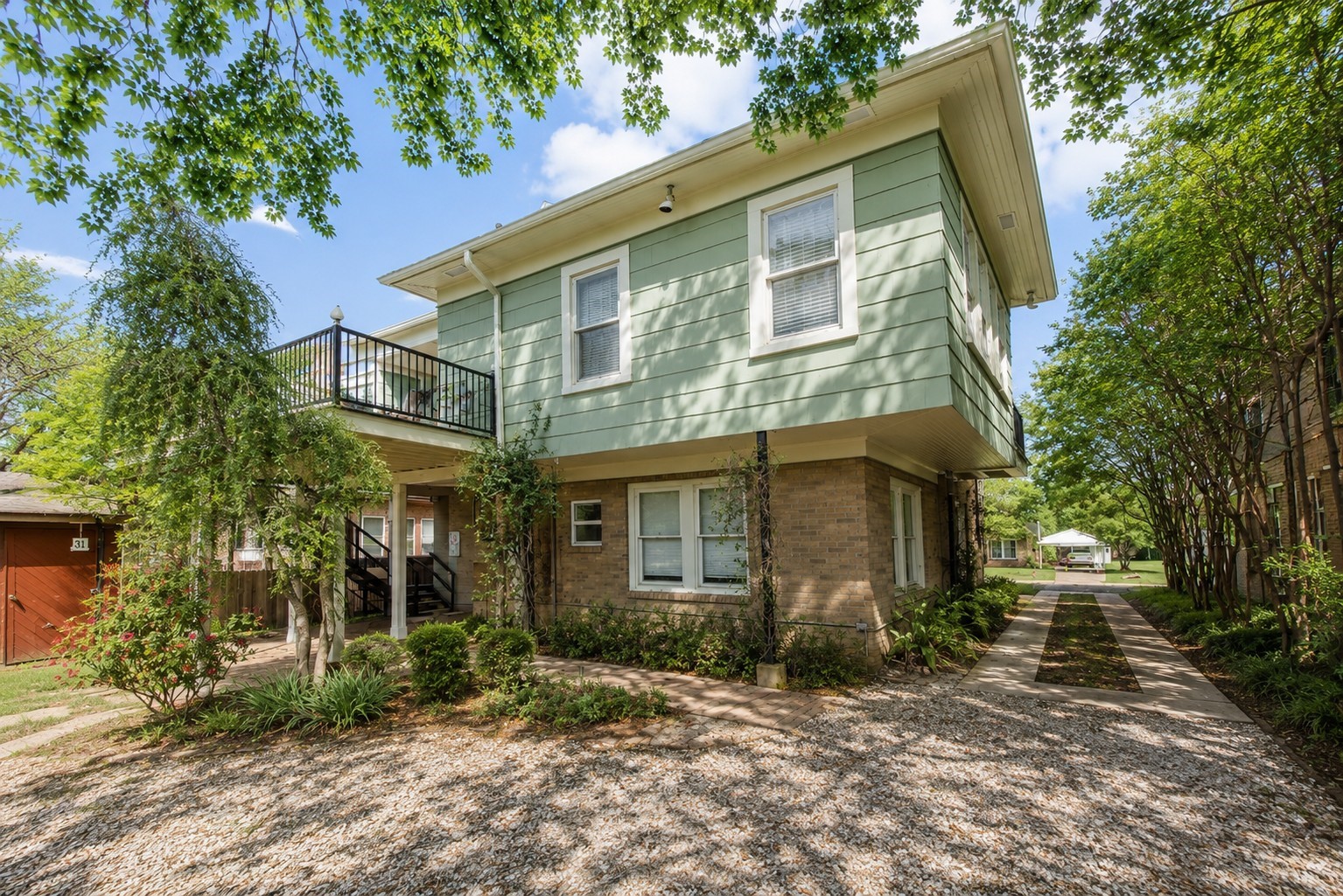 3030 Willing Avenue