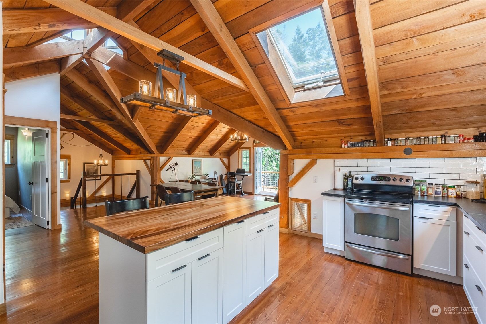 5925 Noon Road