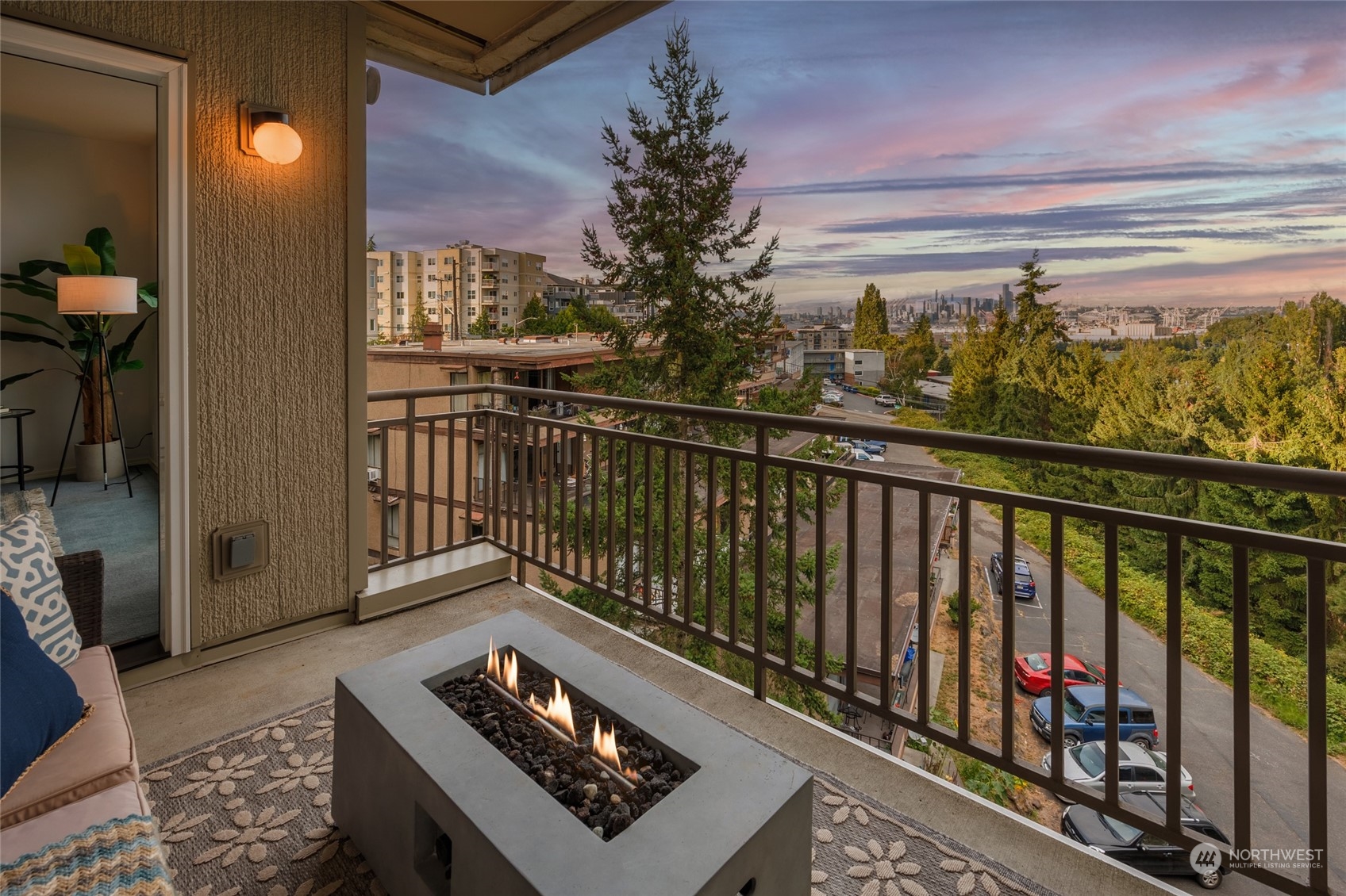 3221 SW Avalon Way #305