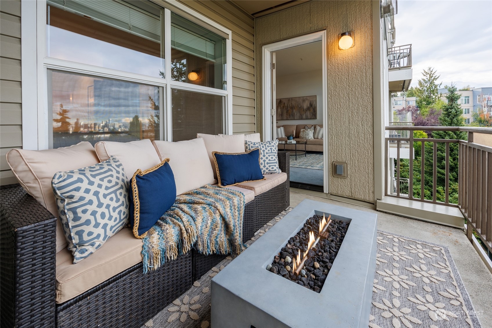 3221 SW Avalon Way #305