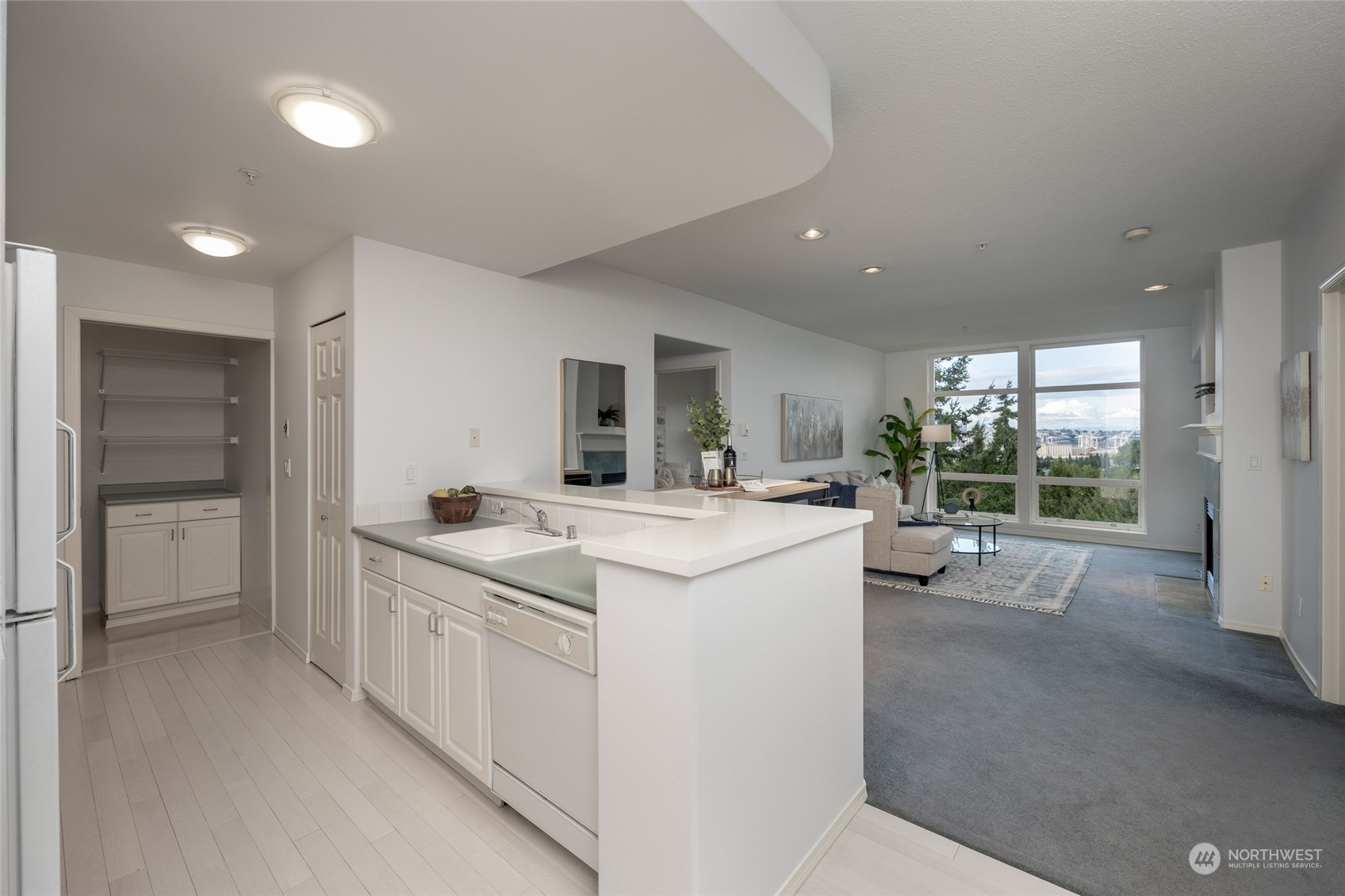 3221 SW Avalon Way #305