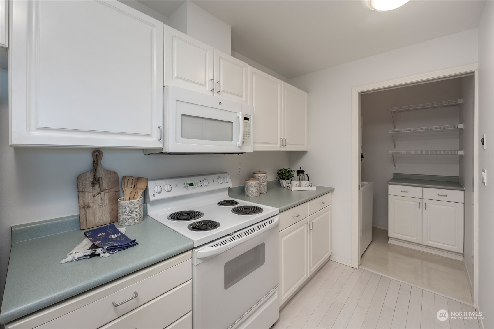 3221 SW Avalon Way #305