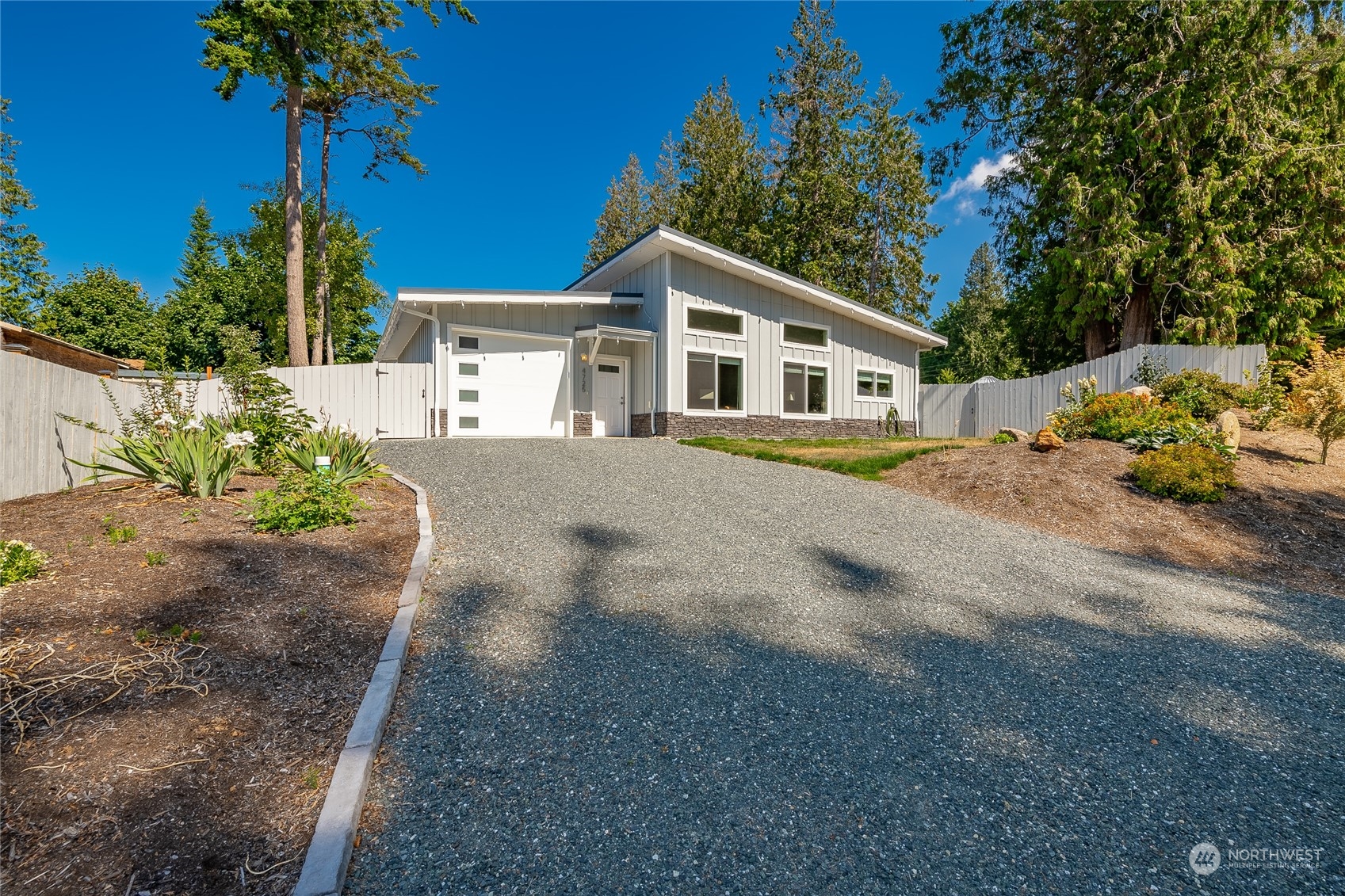 4725 Neptune Circle