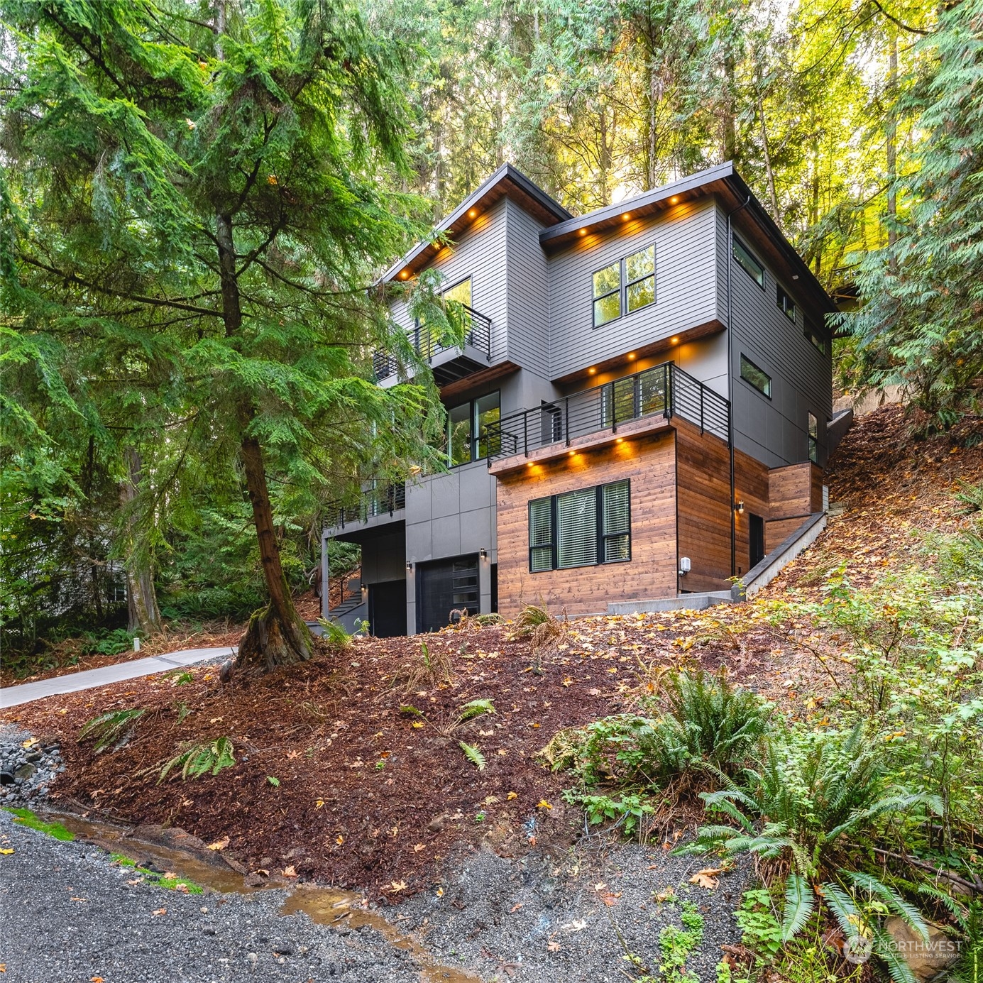 16 Canyon Court