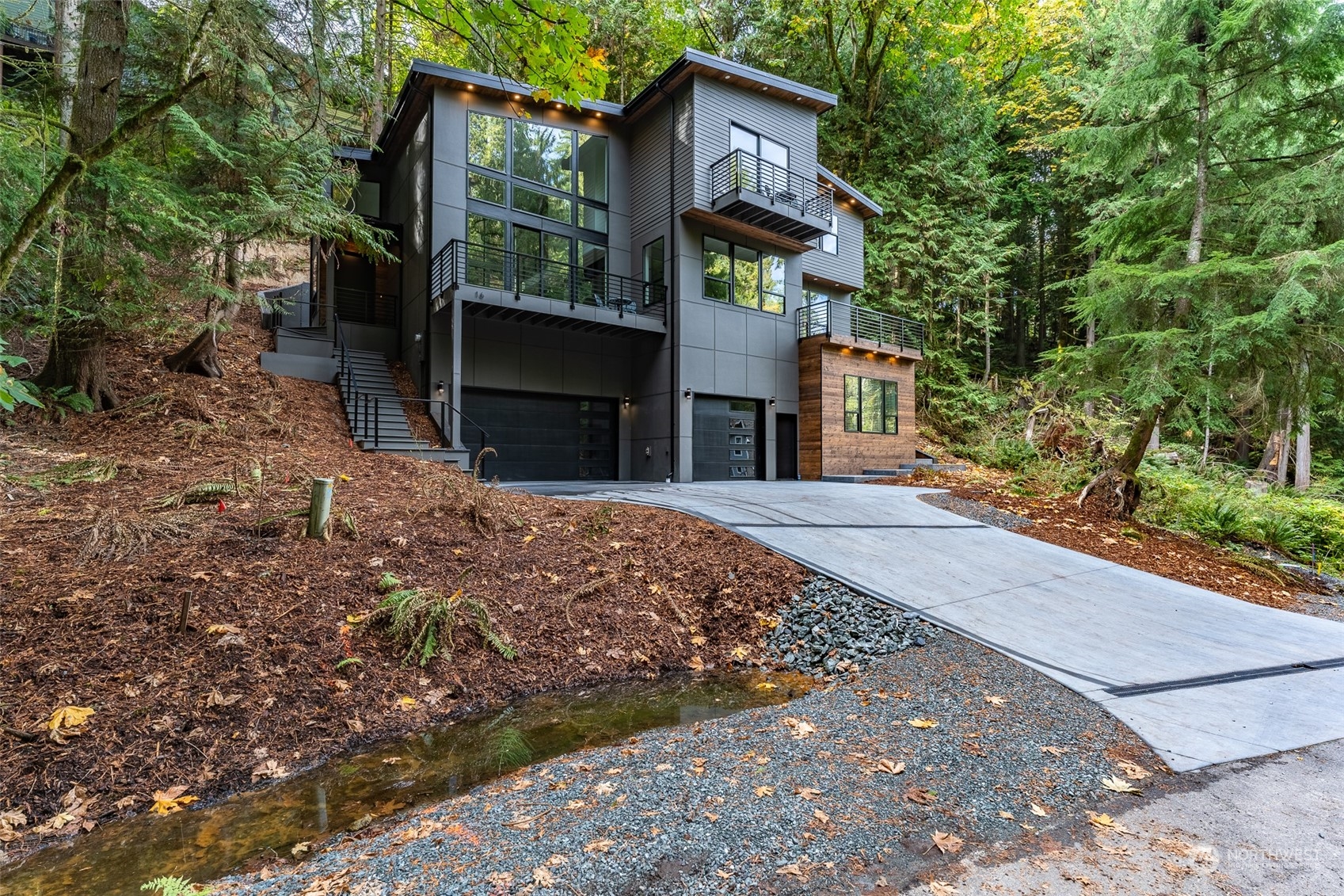 16 Canyon Court