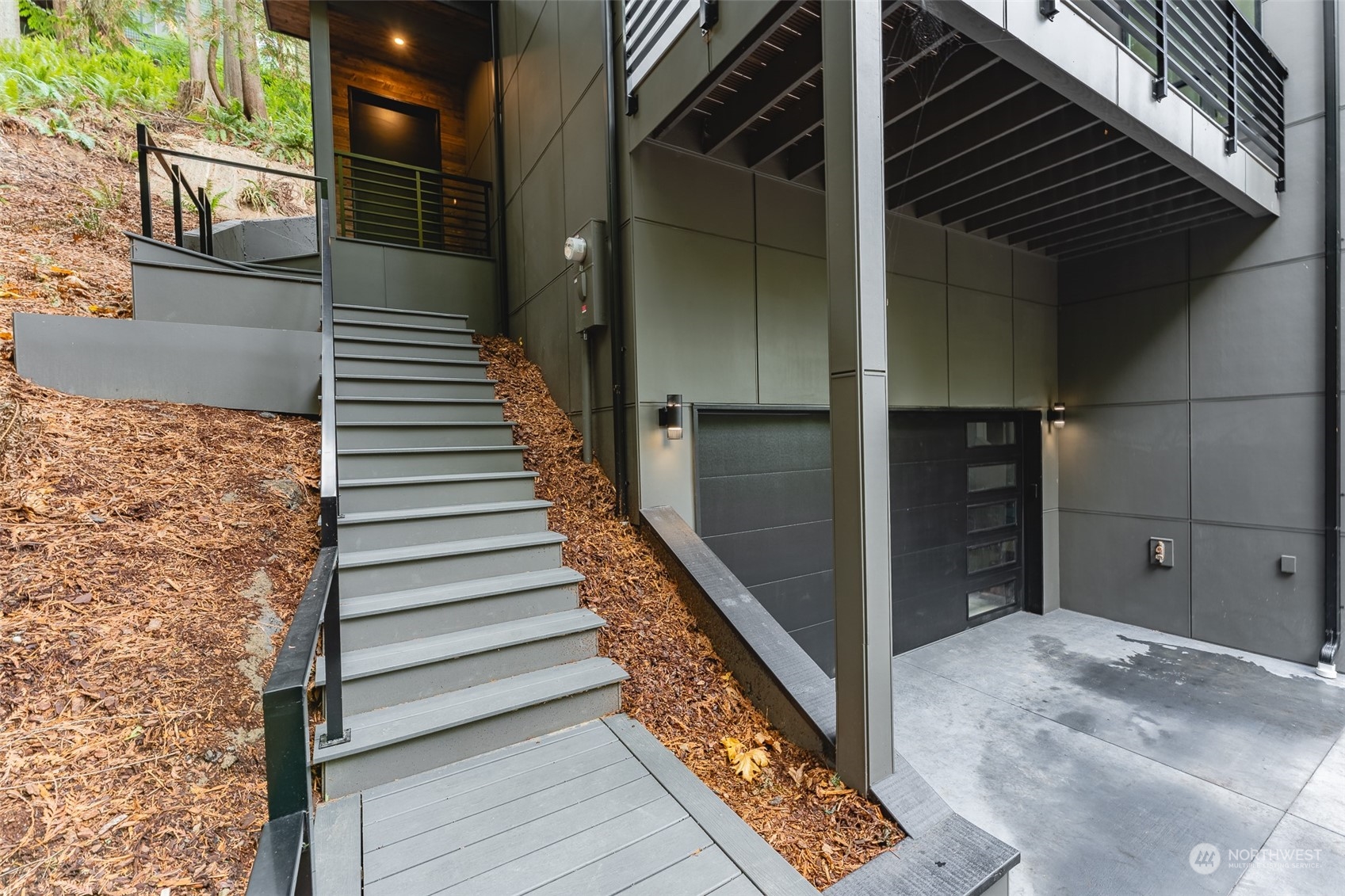 16 Canyon Court