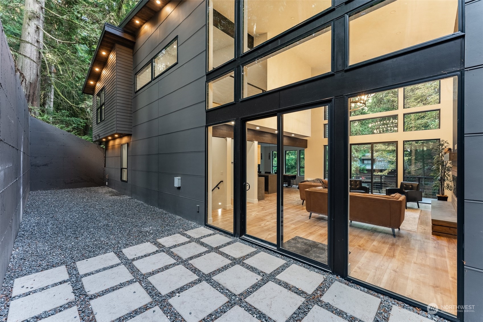 16 Canyon Court