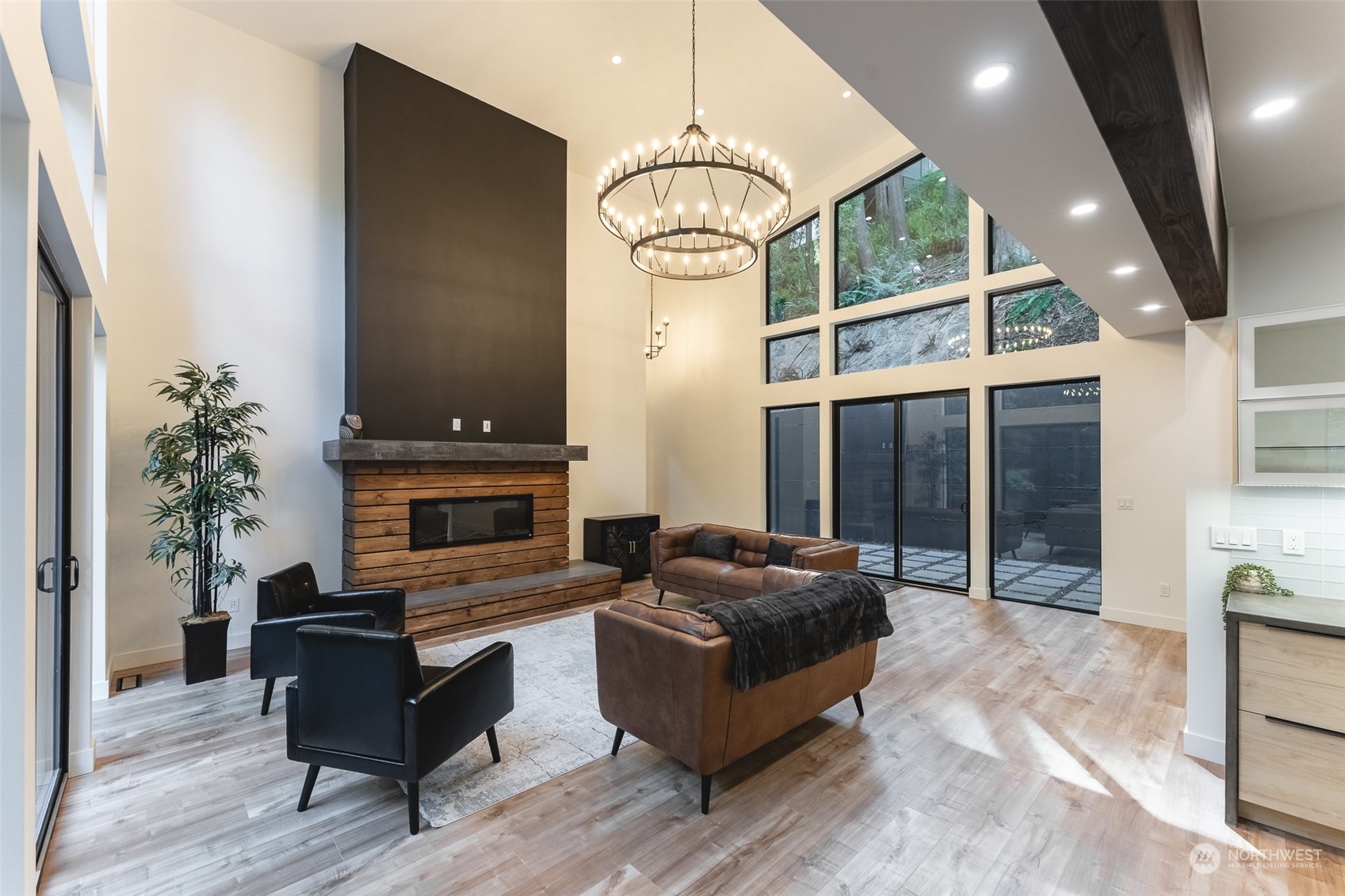 16 Canyon Court