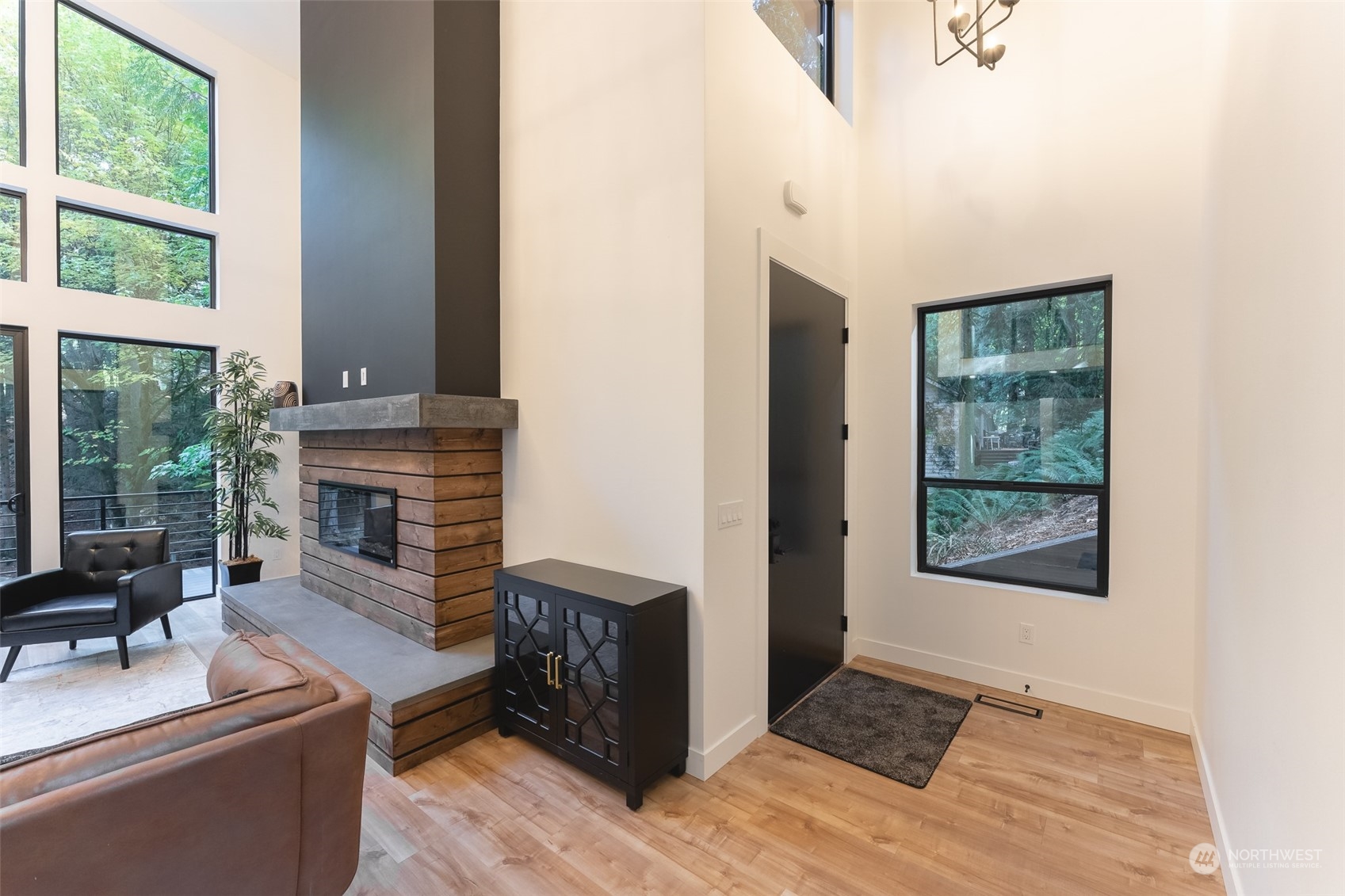 16 Canyon Court