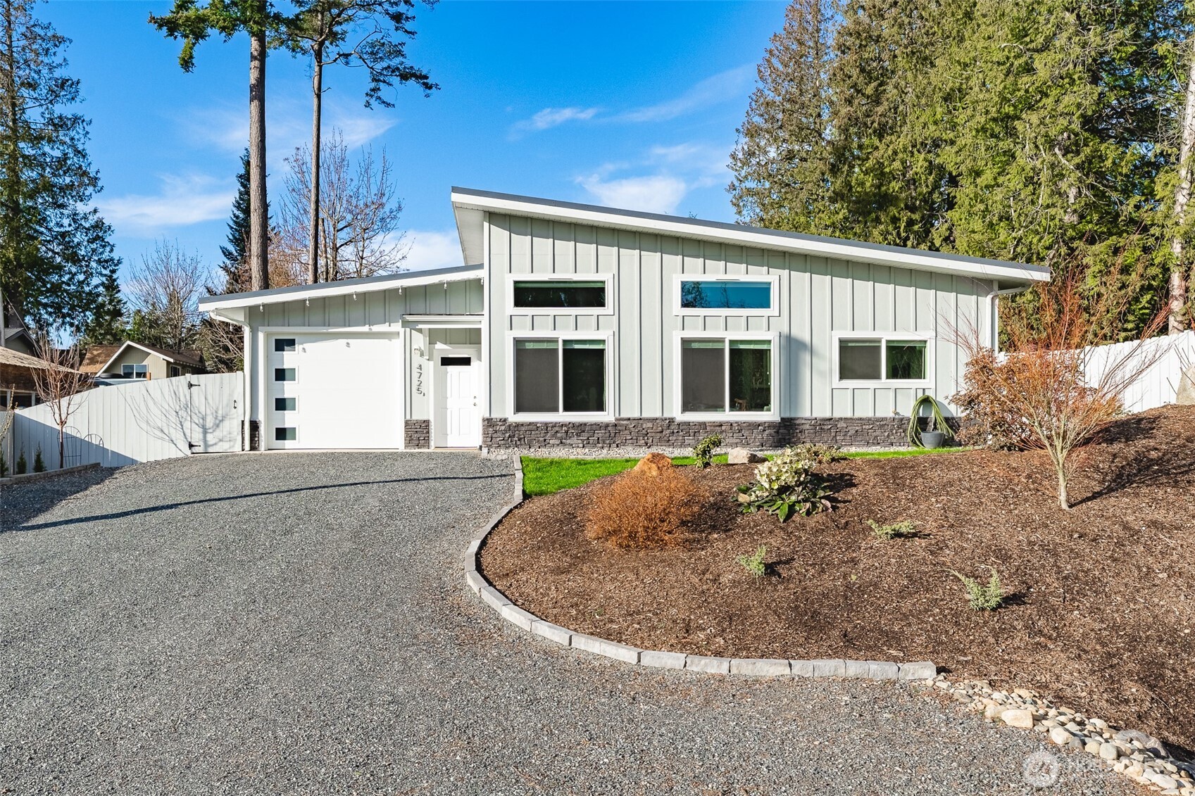 4725 Neptune Circle