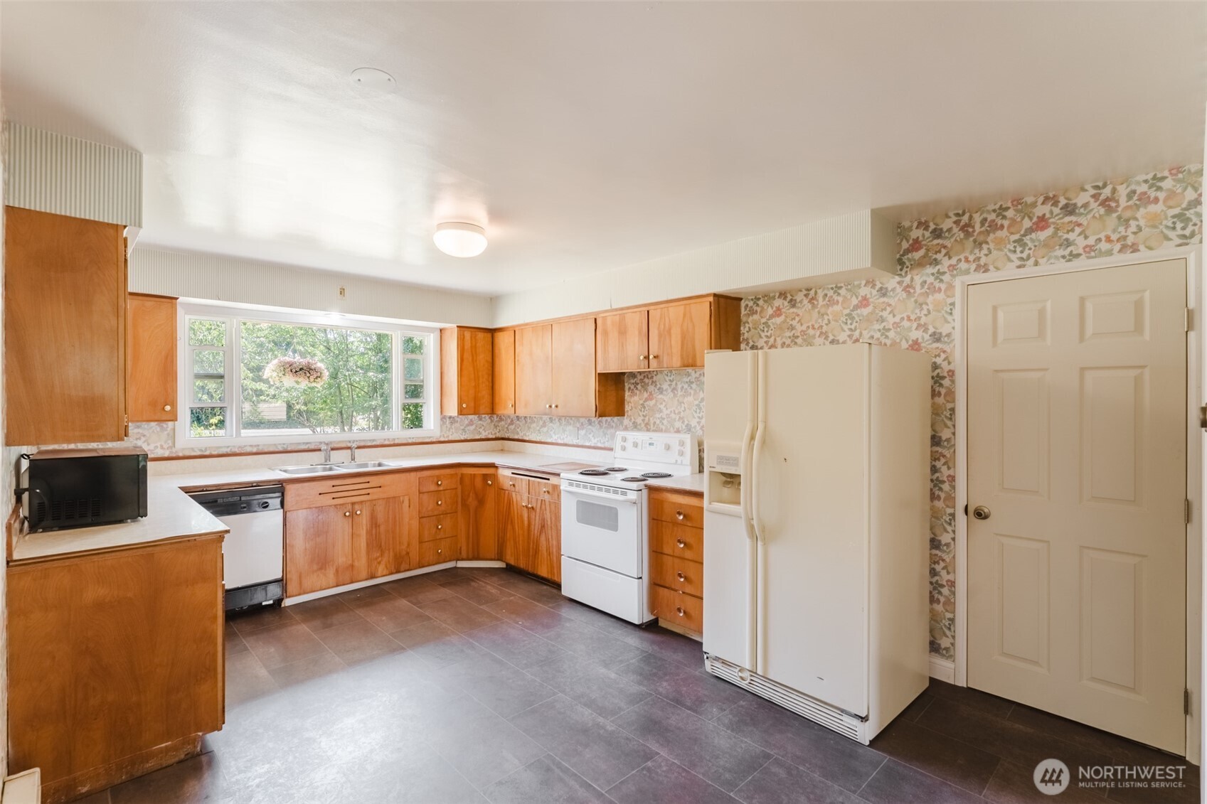 1372 Marine Drive