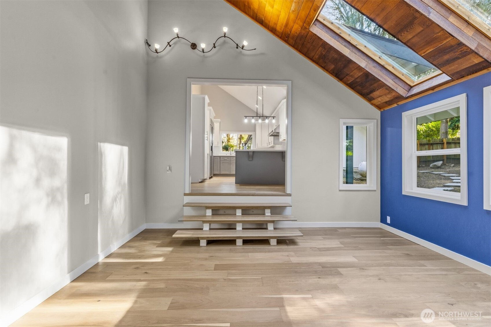 11785 Penny Place NE