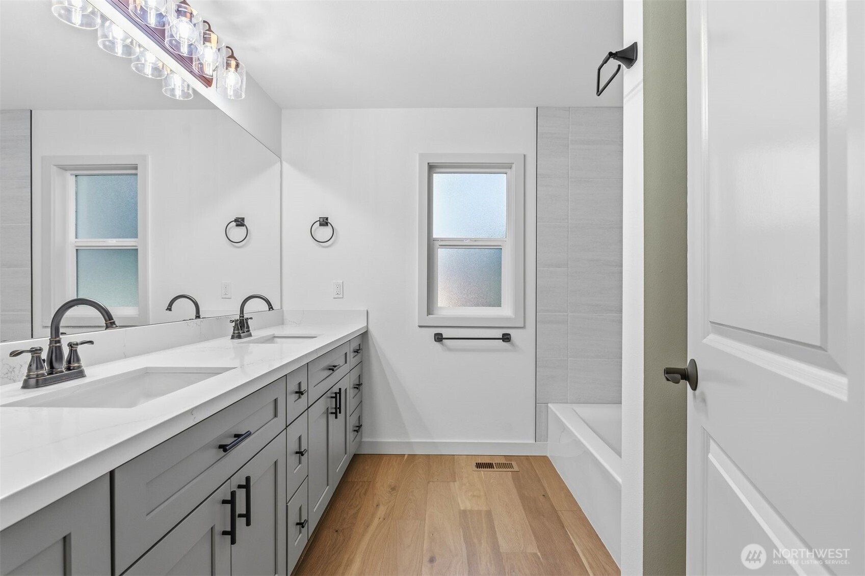 11785 Penny Place NE