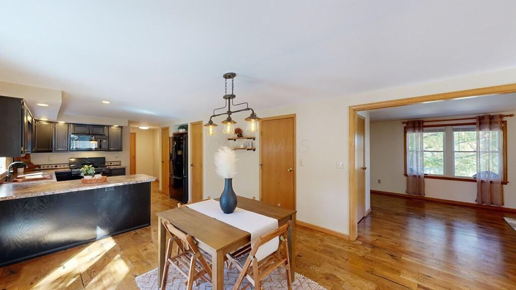863 Manor Circle