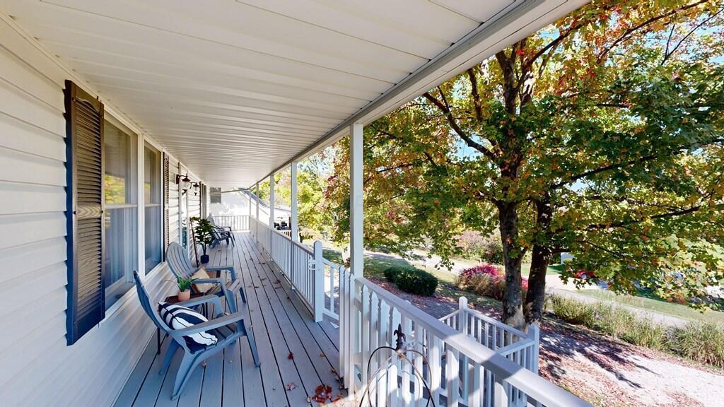 863 Manor Circle