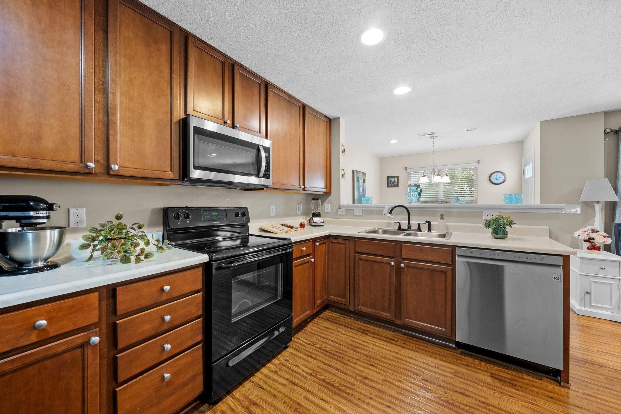 8438 Diversey Loop, 504
