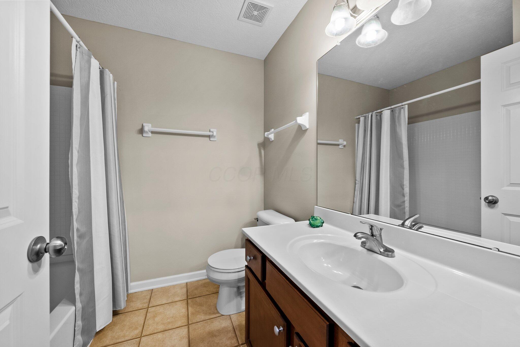 8438 Diversey Loop, 504