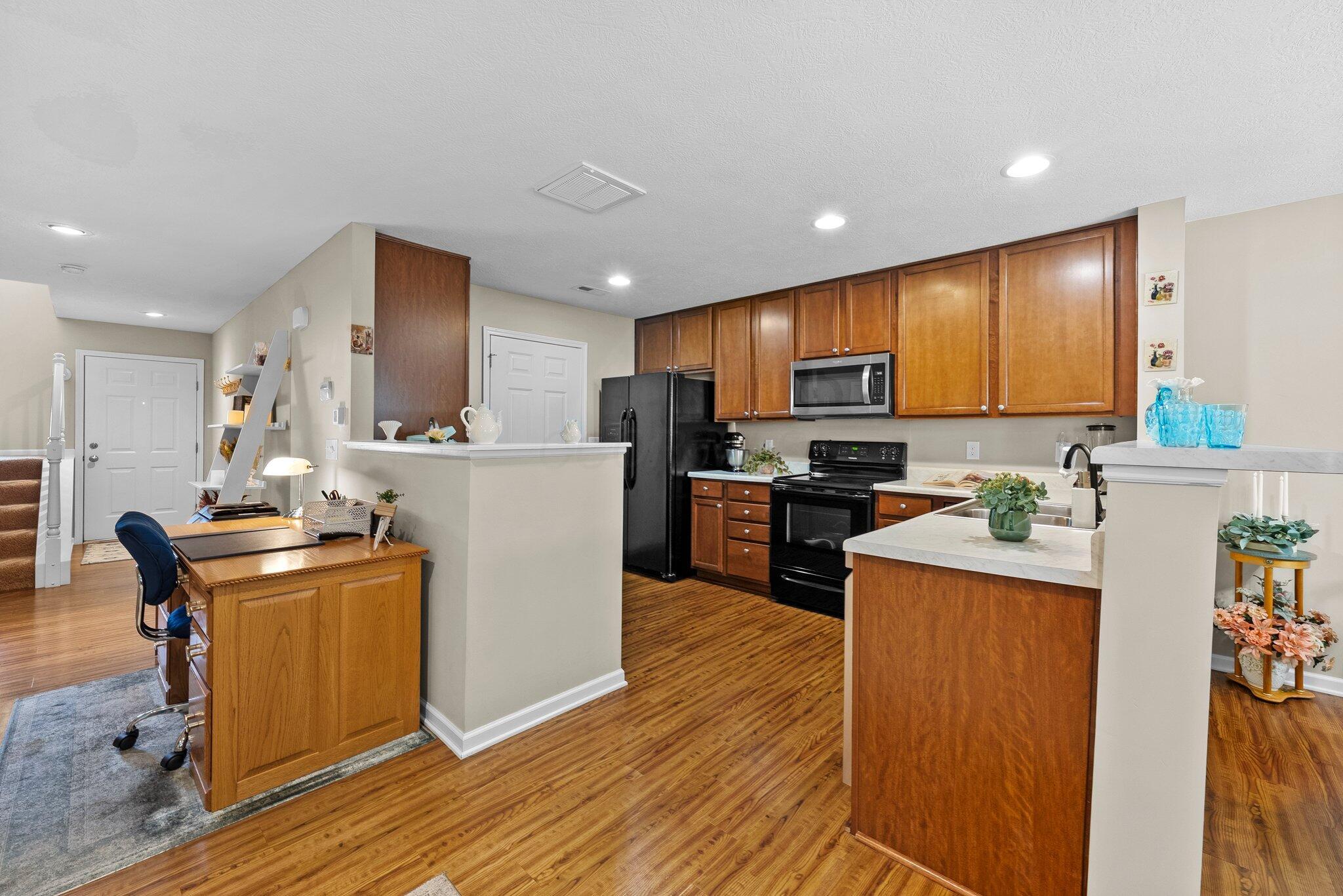 8438 Diversey Loop, 504