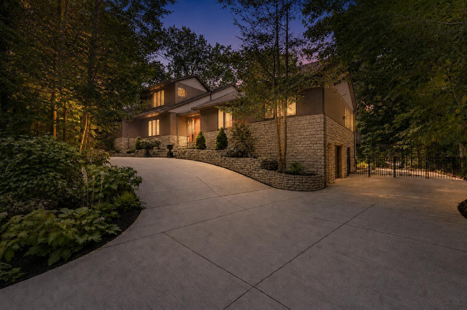 630 Woods Hollow Lane
