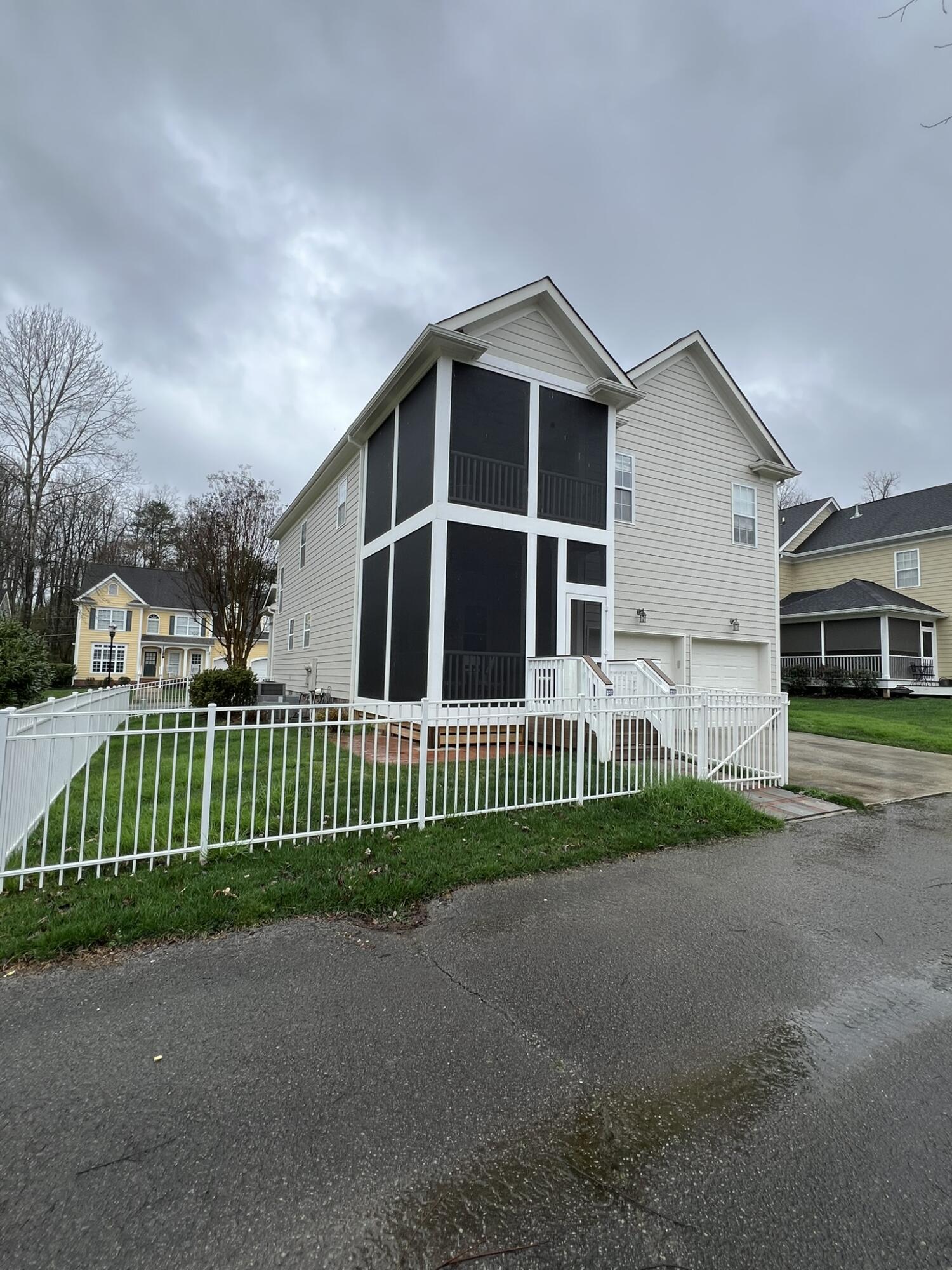 5803 Courtyard Circle