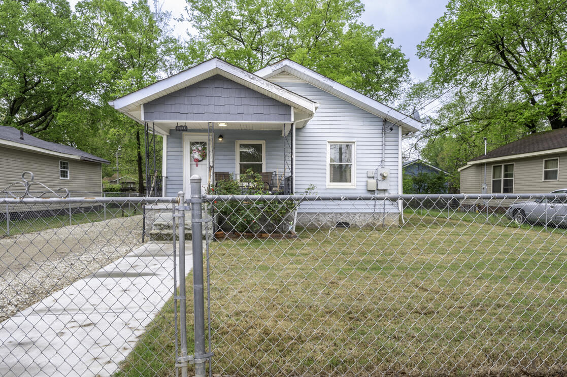1906 S Orchard Knob Avenue