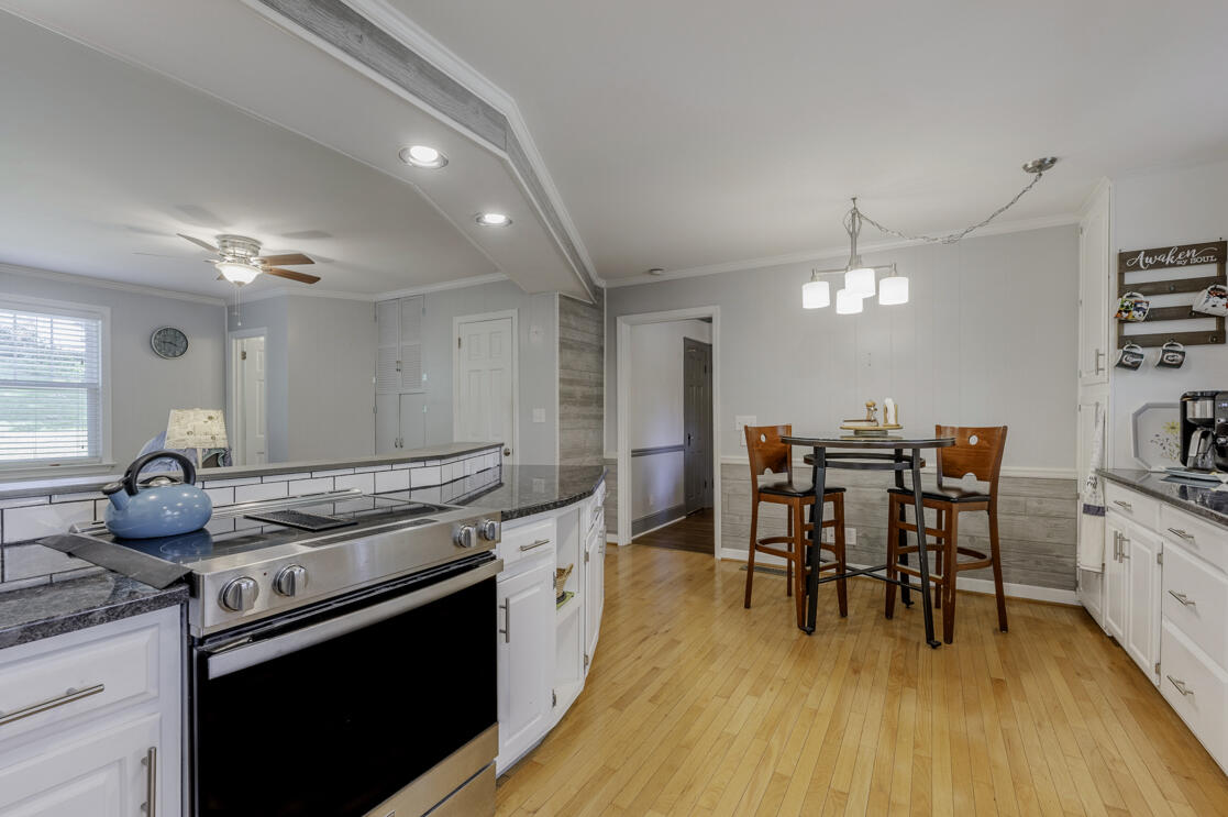 3541 Dell Trail