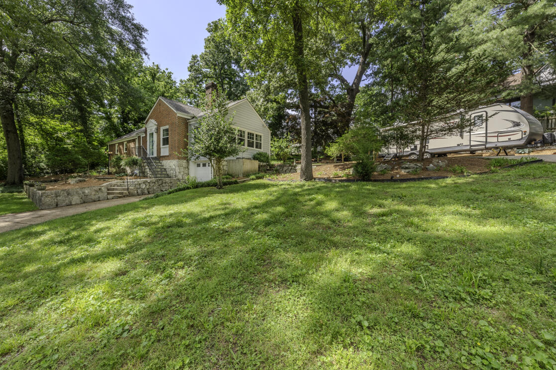 3541 Dell Trail