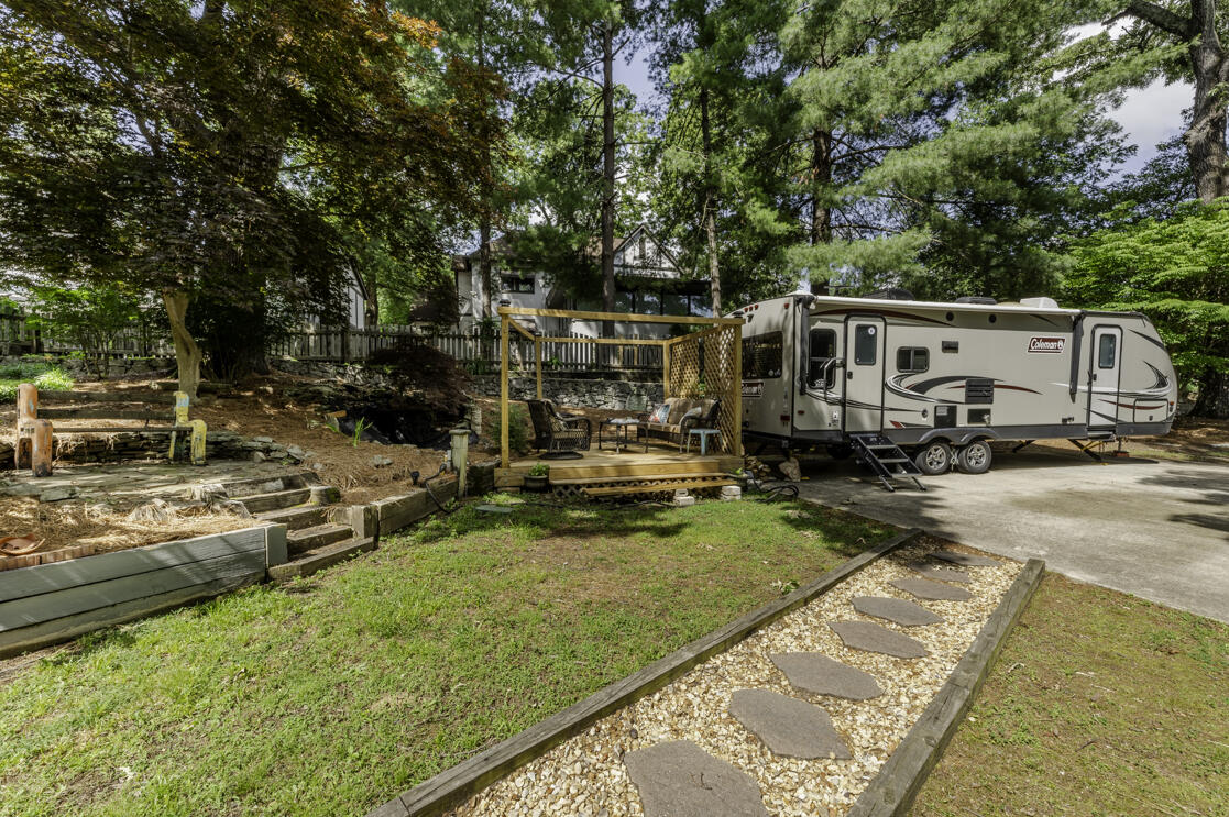 3541 Dell Trail