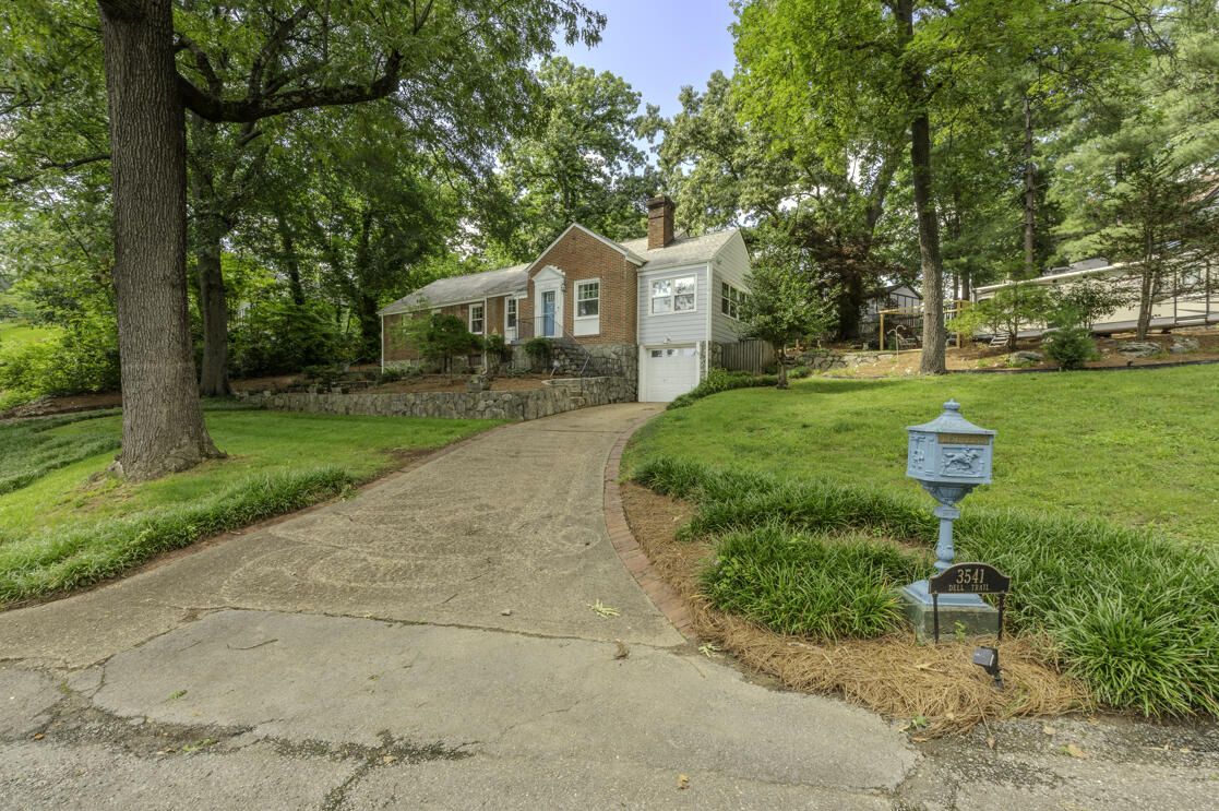3541 Dell Trail