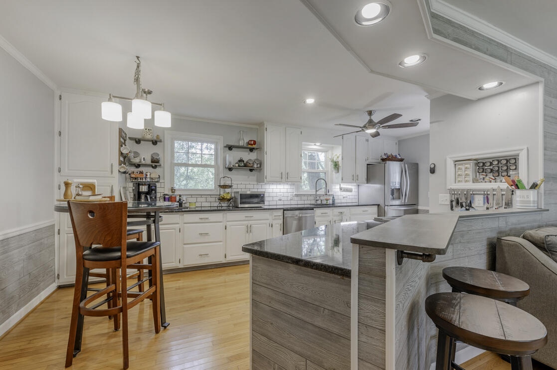 3541 Dell Trail