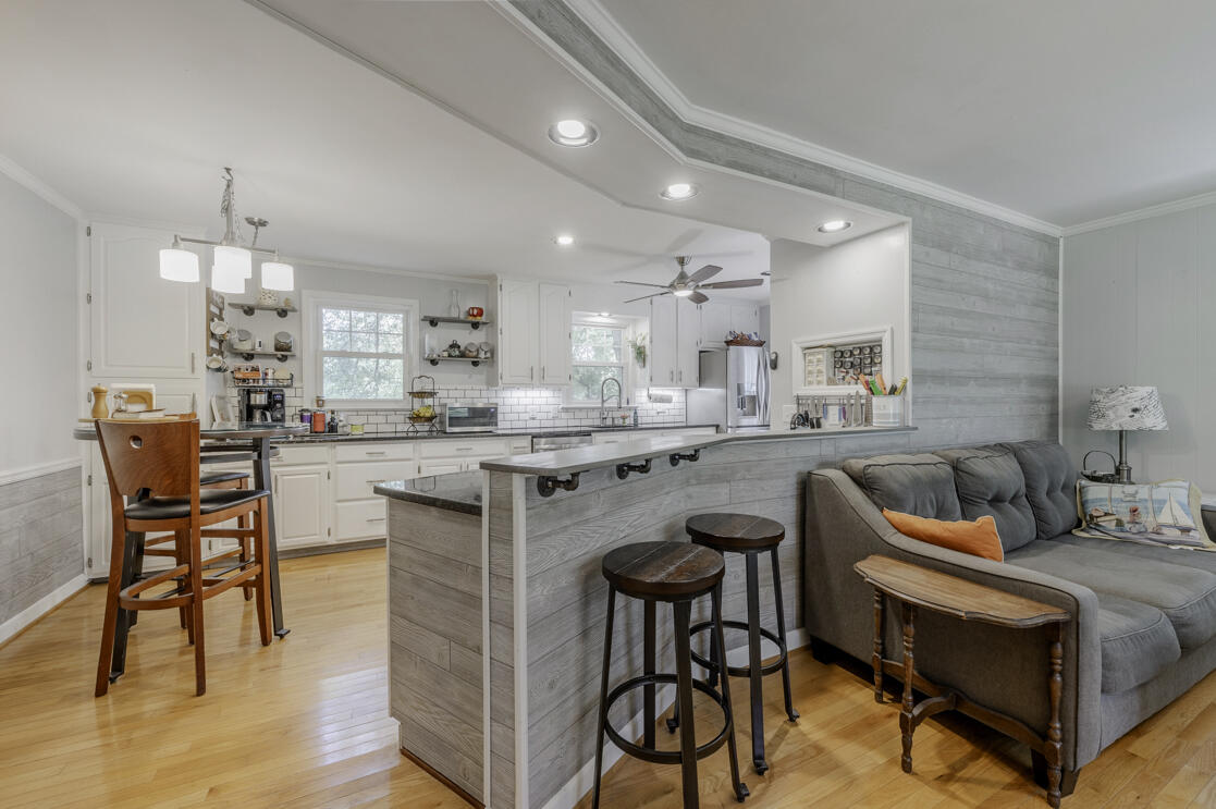 3541 Dell Trail