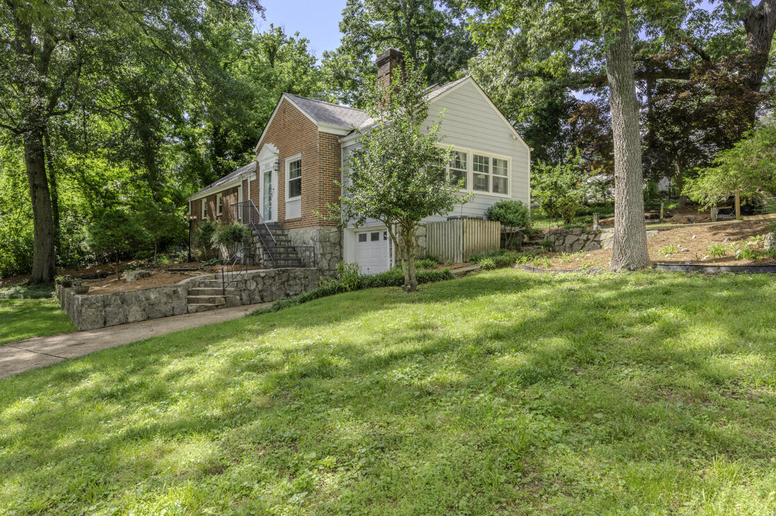 3541 Dell Trail