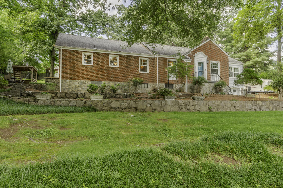 3541 Dell Trail