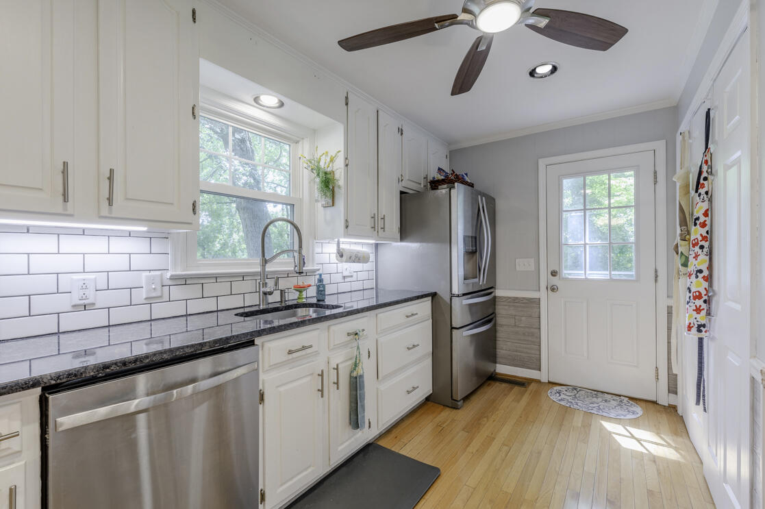 3541 Dell Trail