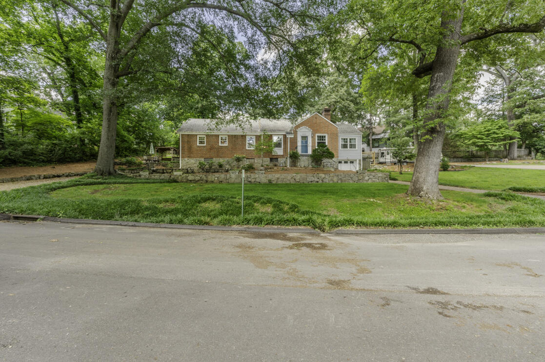 3541 Dell Trail