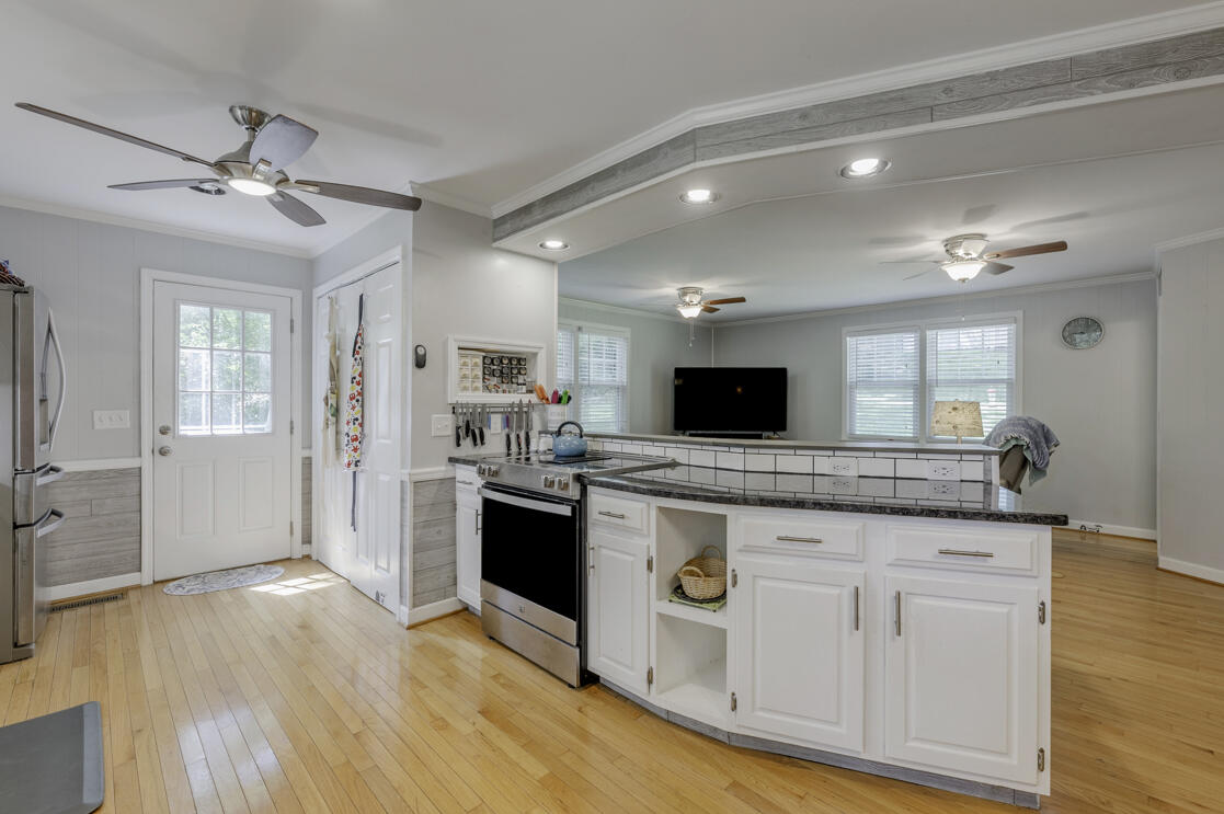 3541 Dell Trail